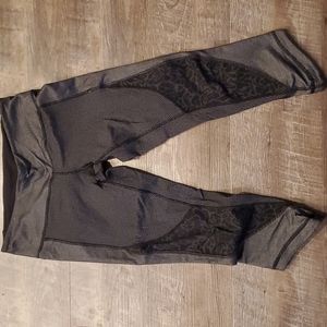 Lululemon running crop